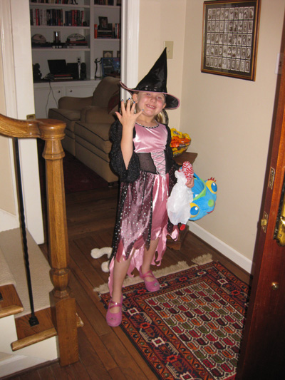 Halloween 2008, Emma is a witch this year