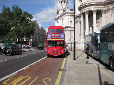 Emma wants to take a traditional bus ride, our first old fashioned bus ride from St Pauls to Tower of London