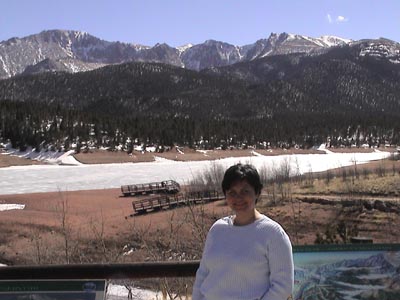 Nicole in front of Pikes Peak